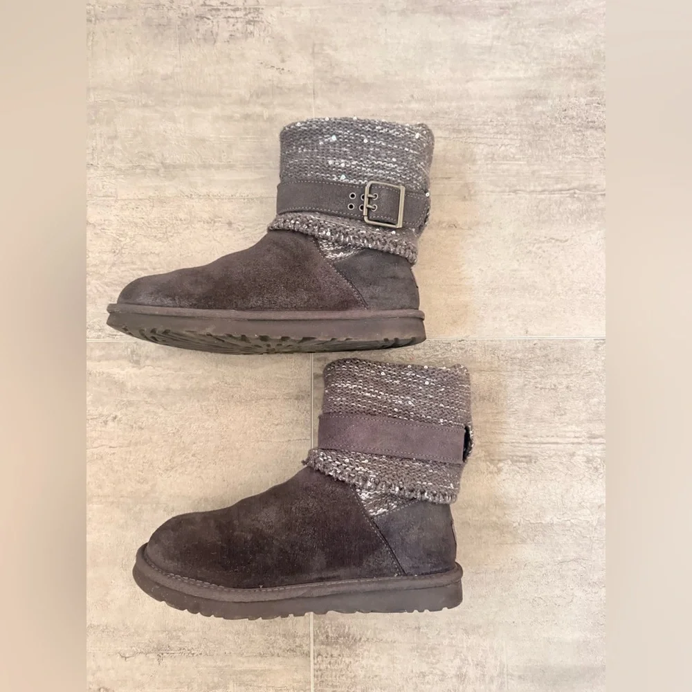 UGG Australia Cambridge Metallic Grey Suede Boots Belted Knit Size 7